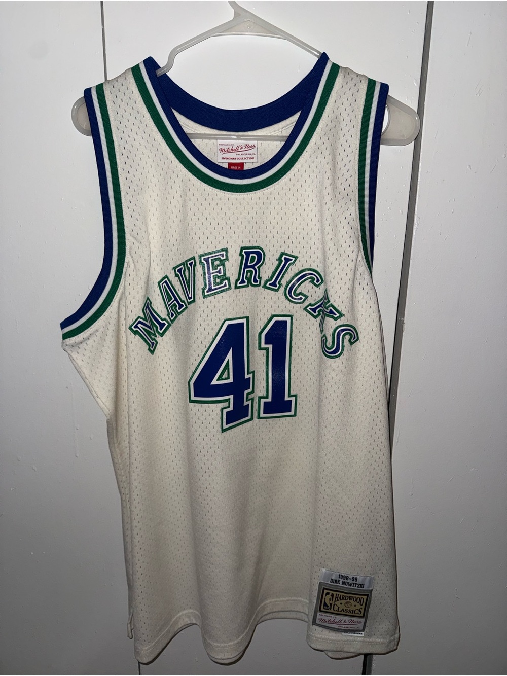 Mitchell & Ness Mavericks #41 Dirk Nowitzki White Swingman Jersey
